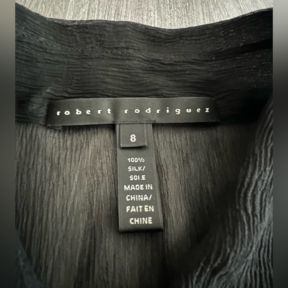 Robert Rodriguez 100% silk sheer short sleeve top - Picture 3 of 4